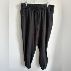 Lululemon high rise jogger - like new - size 12